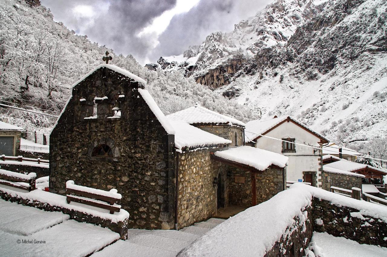 Casas Rurales De Cain Pensionat Exteriör bild